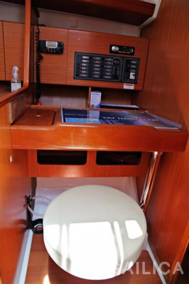 Cyclades 43.4 - Yacht Charter Sailica