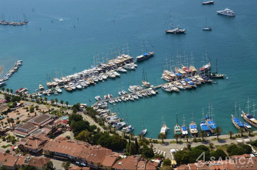 Oceanis 38.1 - Yacht Charter Sailica