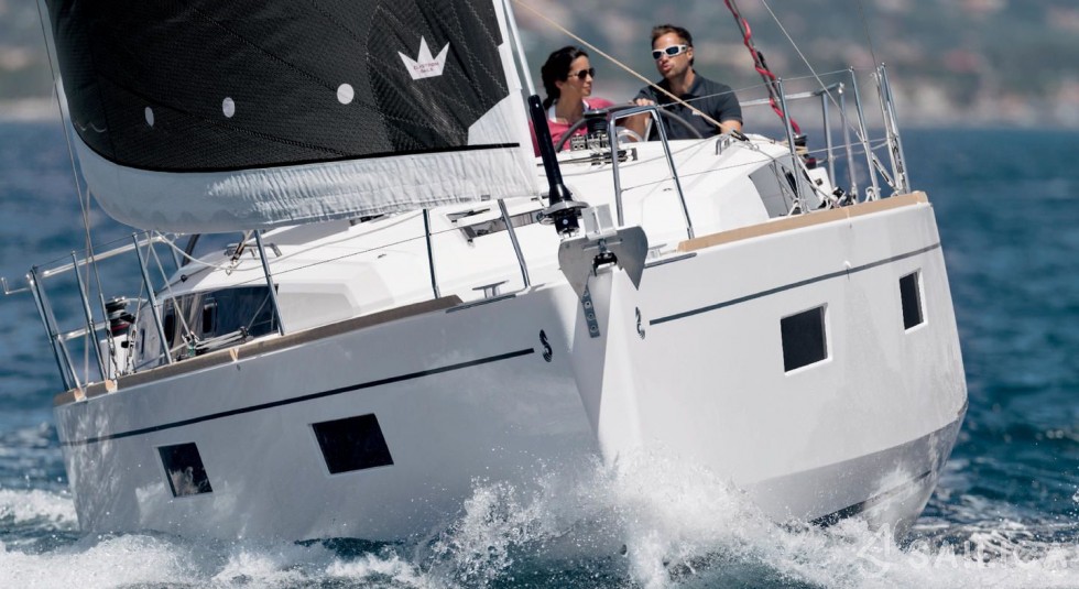 Oceanis 38.1 - Yacht Charter Sailica