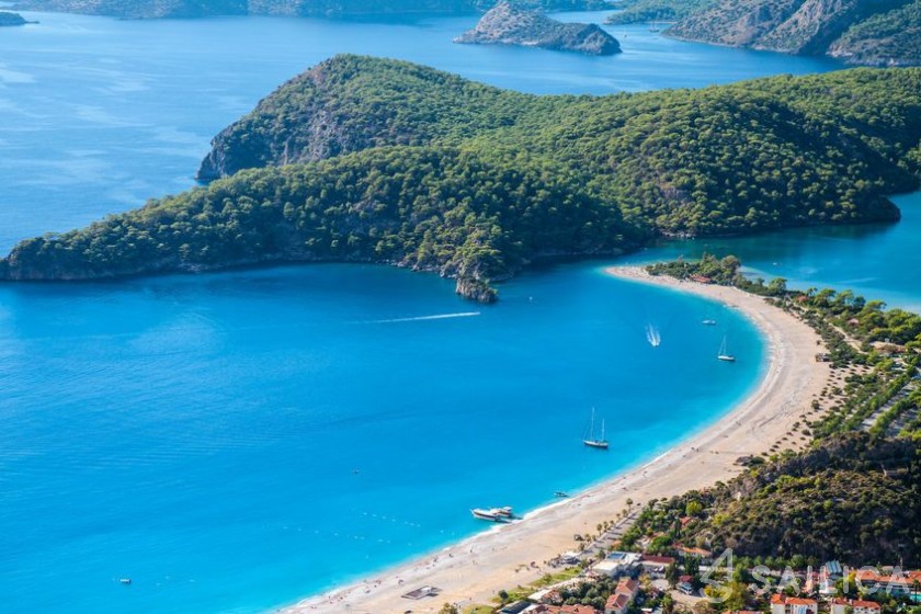 Oceanis 40.1 - Yacht Charter Sailica