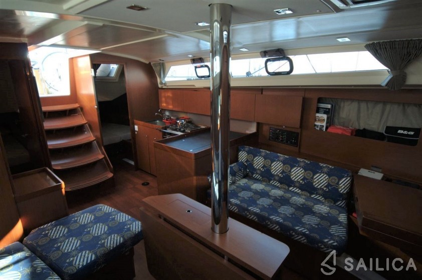 Oceanis 41.1 - Yacht Charter Sailica
