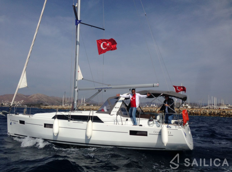 Oceanis 41.1 - Yacht Charter Sailica