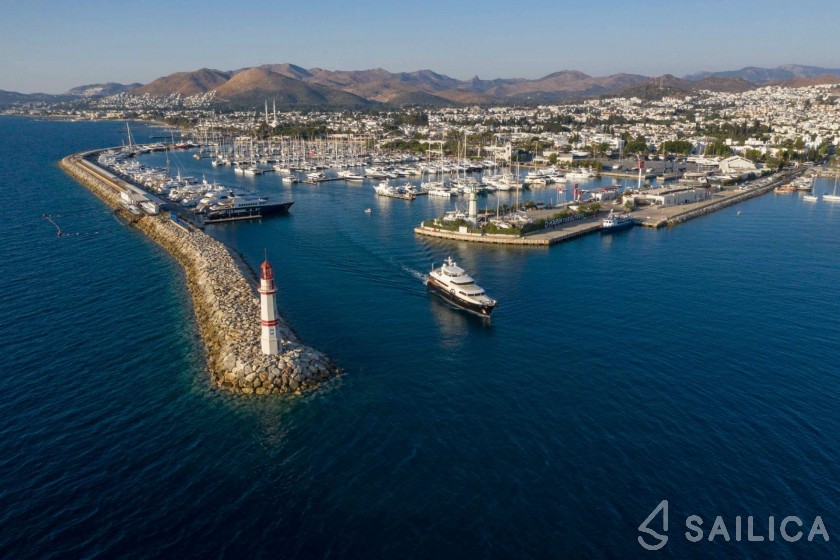Oceanis 41.1 - Yacht Charter Sailica
