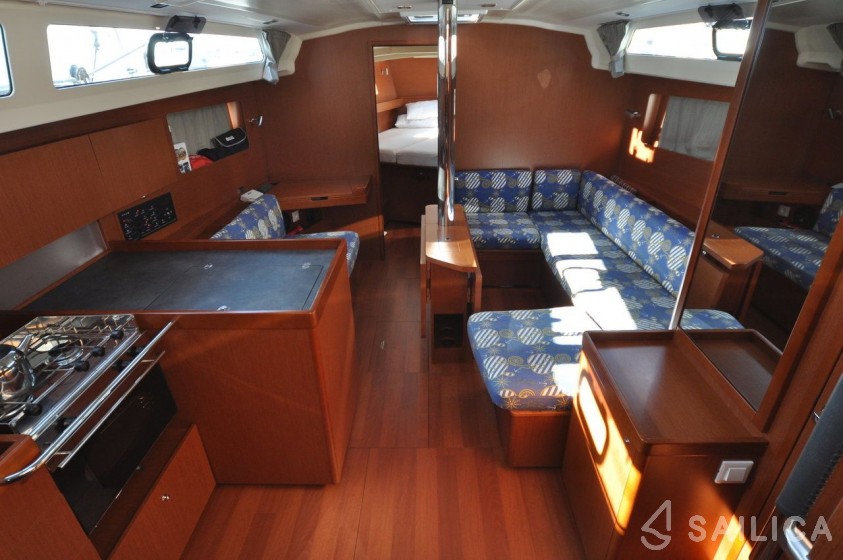 Oceanis 41.1 - Yacht Charter Sailica