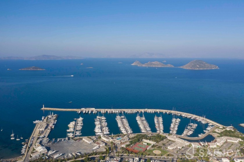 Oceanis 41.1 - Yacht Charter Sailica