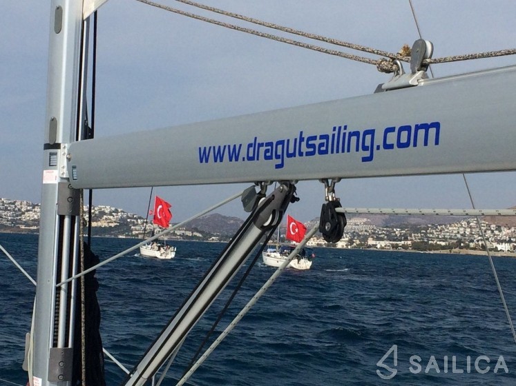 Oceanis 41.1 - Yacht Charter Sailica