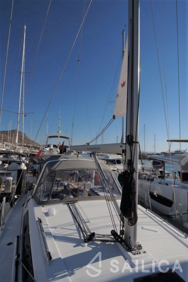 Oceanis 41.1 - Yacht Charter Sailica