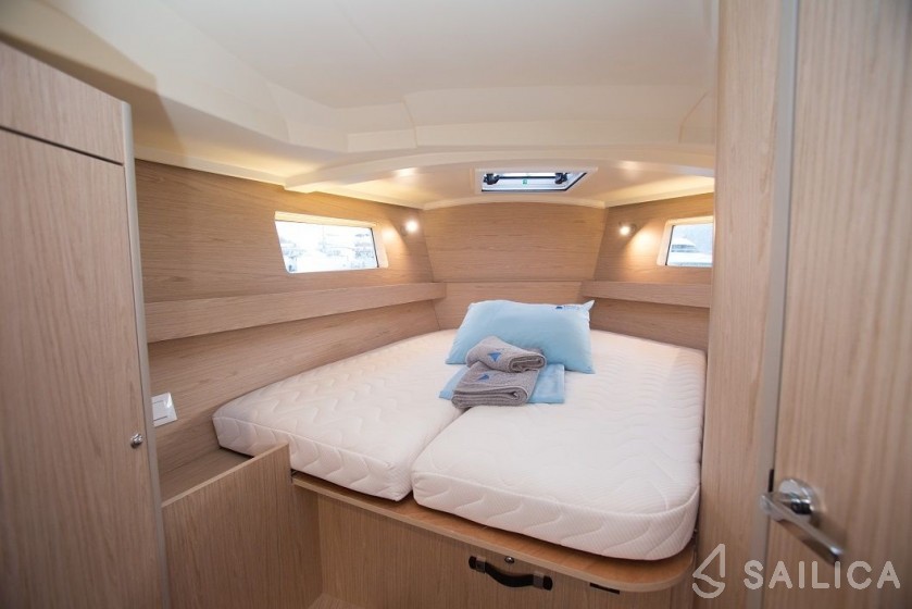 Oceanis 41.1 - Yacht Charter Sailica