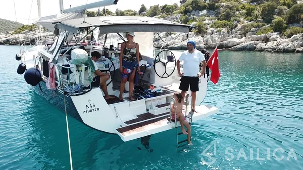 Oceanis 48 - Yacht Charter Sailica