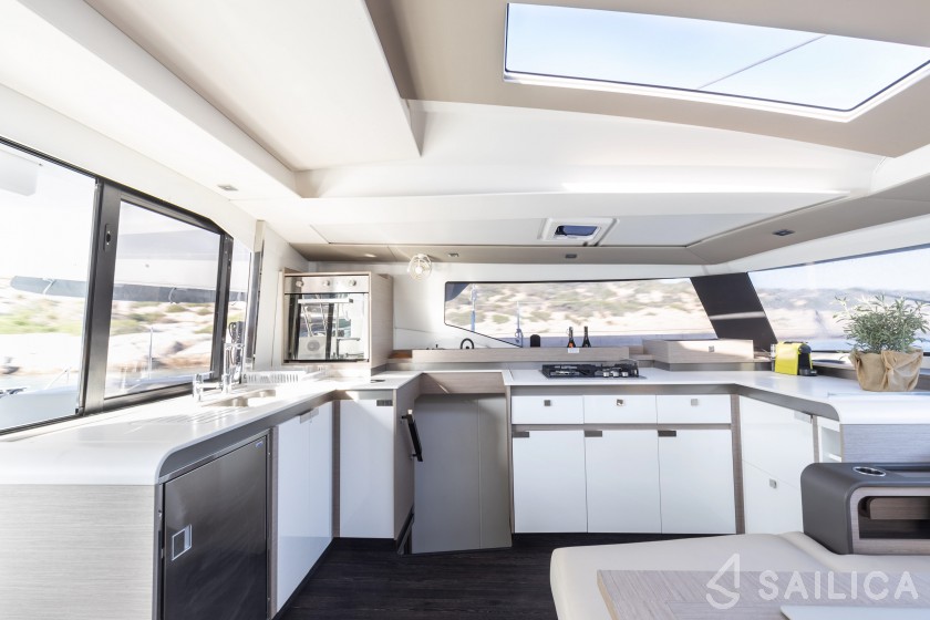 Elba 45 - Yacht Charter Sailica