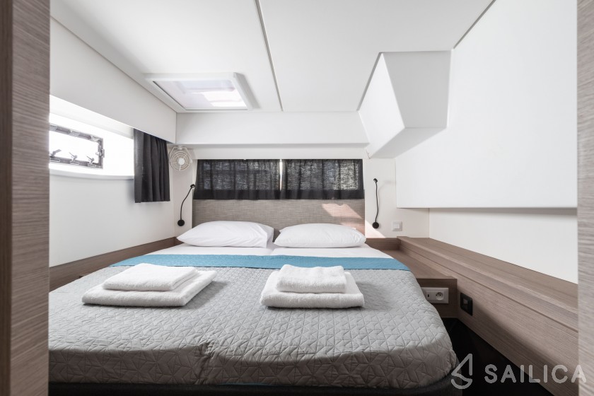 Elba 45 - Yacht Charter Sailica