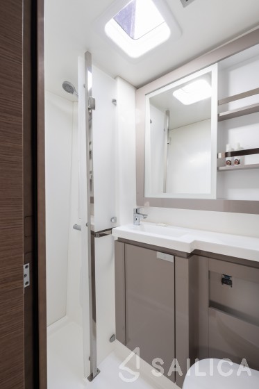 Elba 45 - Yacht Charter Sailica