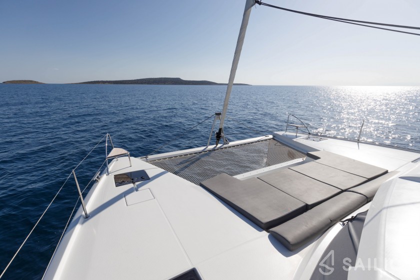 Elba 45 - Yacht Charter Sailica
