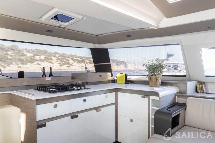 Elba 45 - Yacht Charter Sailica