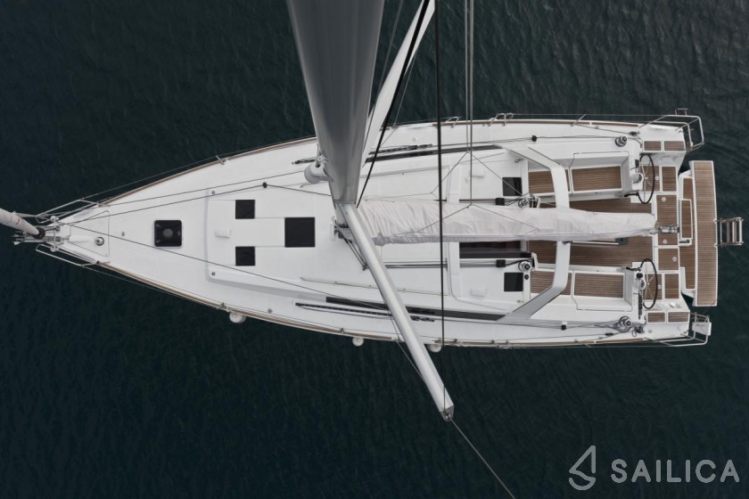 Oceanis 41 - Yacht Charter Sailica