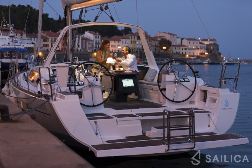 Oceanis 41 - Yacht Charter Sailica