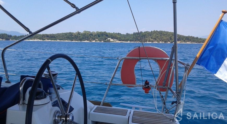 Oceanis 45 - Yacht Charter Sailica