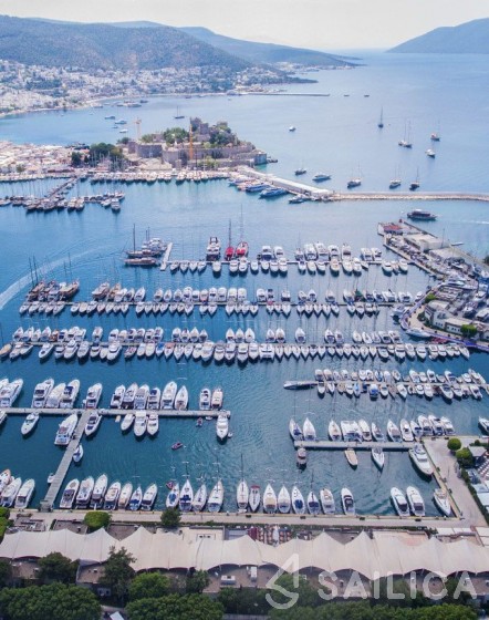 Custom Built - Yacht Charter Sailica