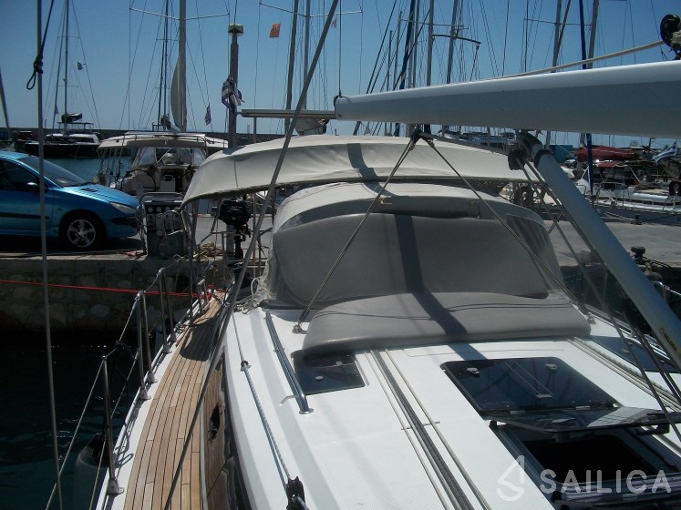 Bavaria 37 Cruiser - Yacht Charter Sailica