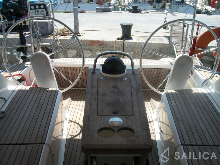 Bavaria 37 Cruiser - Yacht Charter Sailica