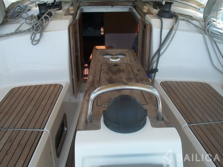 Bavaria 37 Cruiser - Yacht Charter Sailica