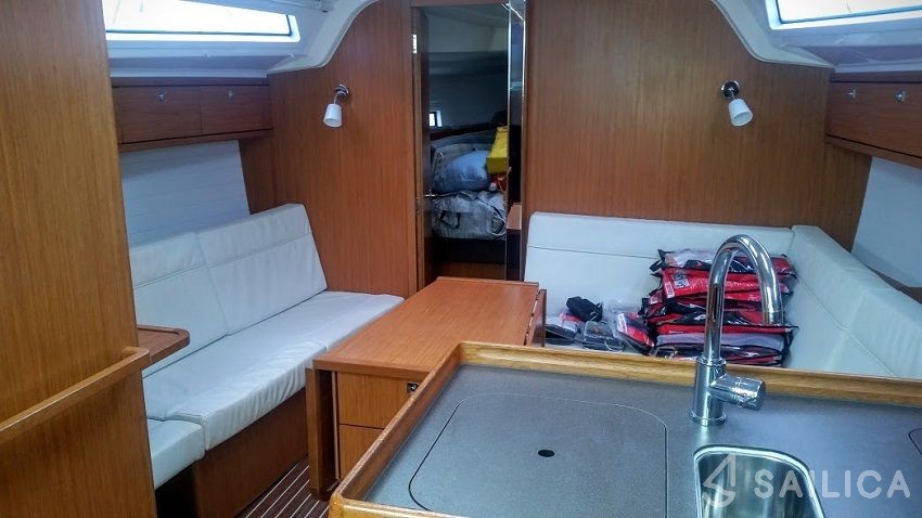 Bavaria 37 Cruiser - Yacht Charter Sailica
