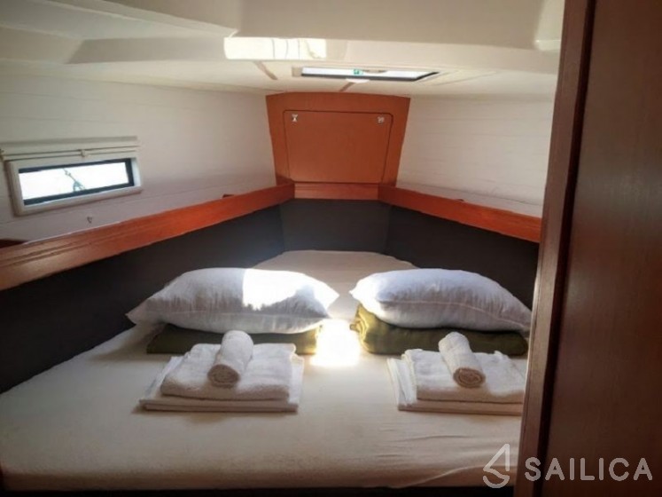 Bavaria 37 Cruiser - Yacht Charter Sailica