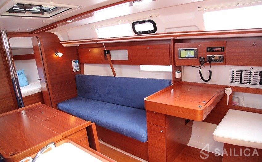 Dufour 335 GL - Yacht Charter Sailica