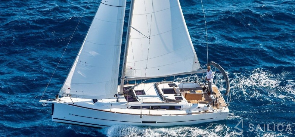 Dufour 360 GL - Yacht Charter Sailica