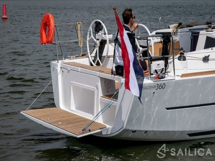 Dufour 360 GL - Yacht Charter Sailica