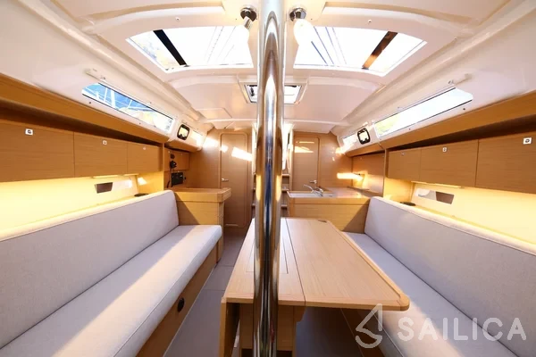 Dufour 360 GL - Yacht Charter Sailica