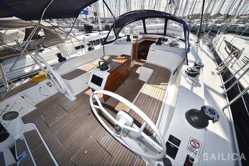 Bavaria 51 Cruiser - Yacht Charter Sailica