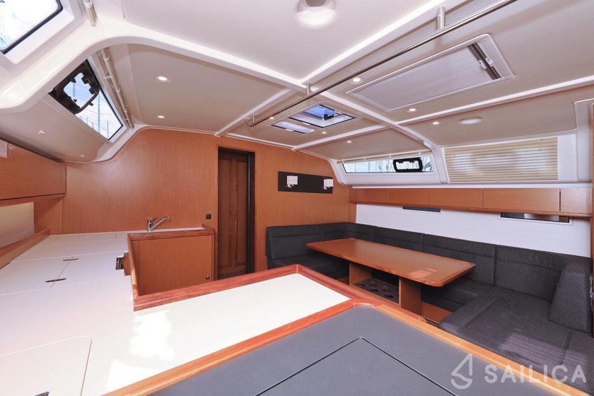 Bavaria 51 Cruiser - Yacht Charter Sailica