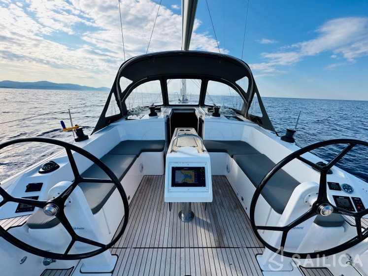 Bavaria C42 - Yacht Charter Sailica