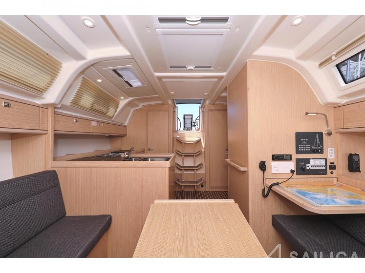 Bavaria 37 Cruiser - Yacht Charter Sailica