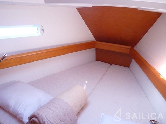 Sun Odyssey 449 - Yacht Charter Sailica