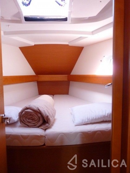 Sun Odyssey 449 - Yacht Charter Sailica