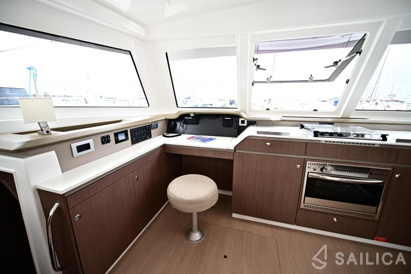 Bali Catspace - Yacht Charter Sailica