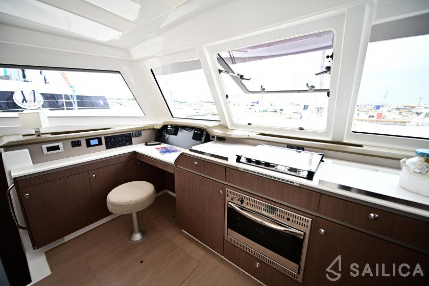 Bali Catspace - Yacht Charter Sailica