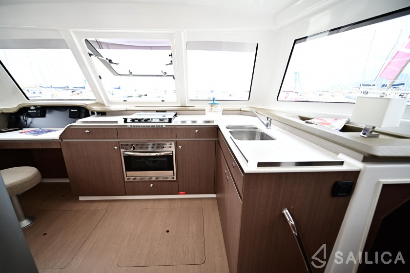 Bali Catspace - Yacht Charter Sailica