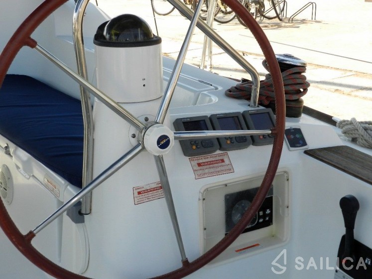 Oceanis 48 - Yacht Charter Sailica