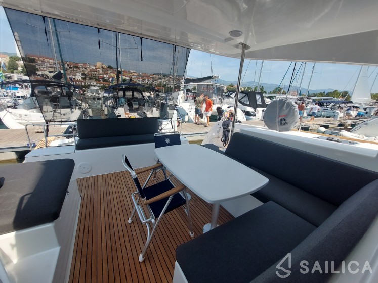 Lagoon 40 - Yacht Charter Sailica