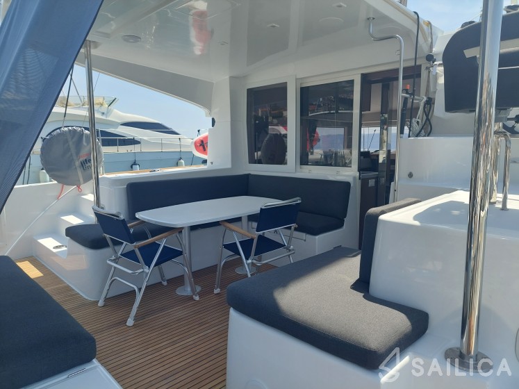 Lagoon 40 - Yacht Charter Sailica