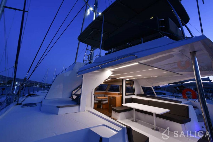 Nautitech 46 Fly - Yacht Charter Sailica