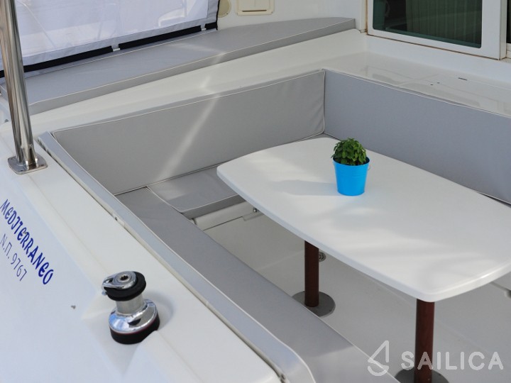 Lagoon 420 - Yacht Charter Sailica