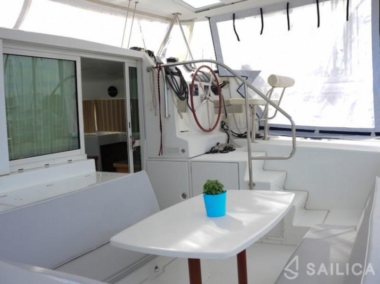 Lagoon 420 - Yacht Charter Sailica