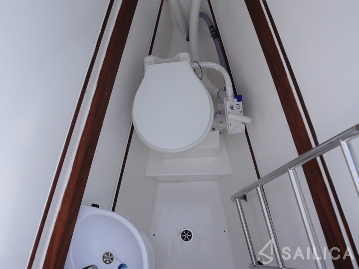 Lagoon 420 - Yacht Charter Sailica