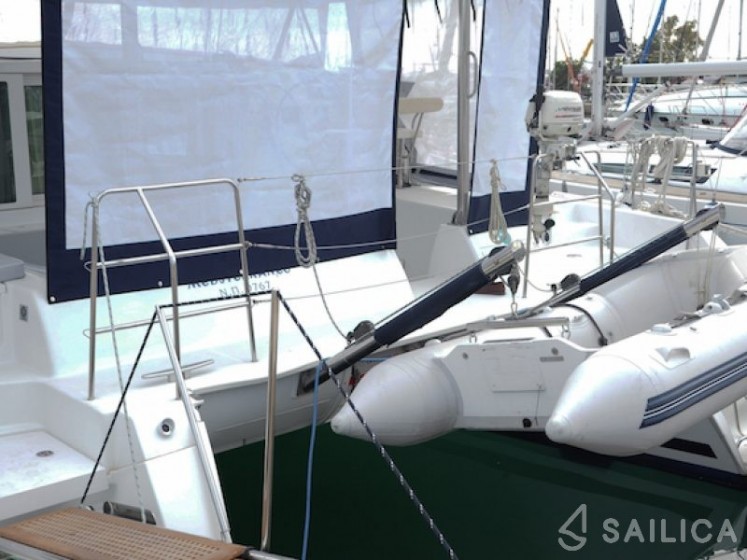 Lagoon 420 - Yacht Charter Sailica