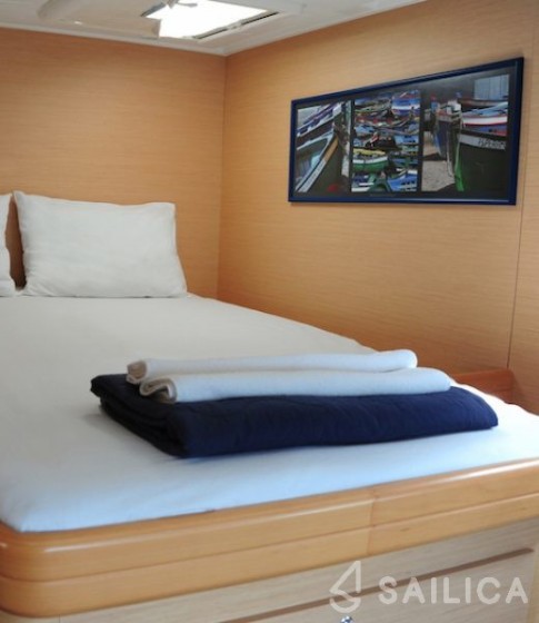 Lagoon 420 - Yacht Charter Sailica
