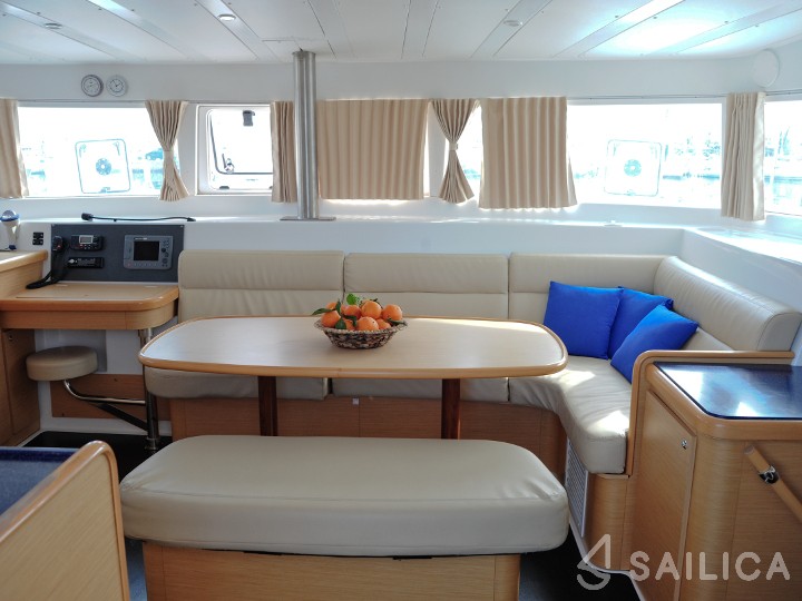 Lagoon 420 - Yacht Charter Sailica